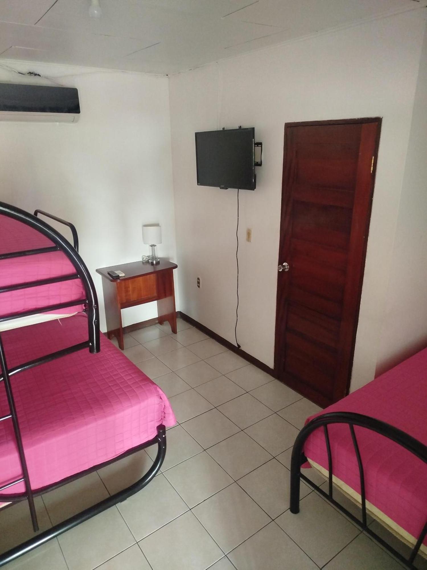 Hotel Pez Gallo Golfito Exterior photo